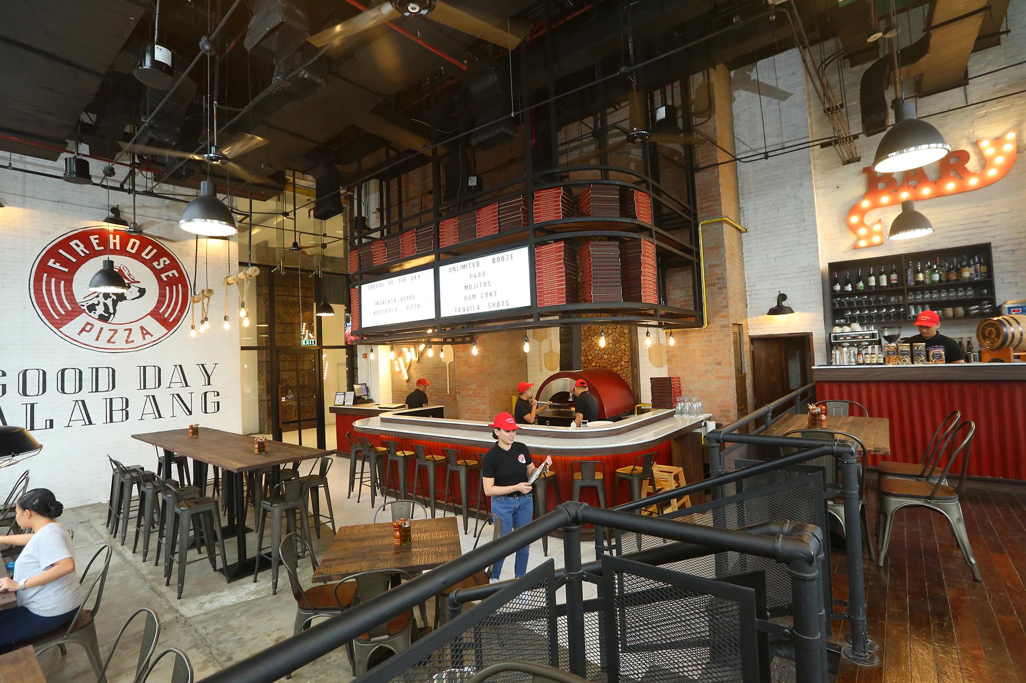 מונטינלופה Crimson Hotel Filinvest City, Manila מראה חיצוני תמונה Interior of a Panda Restaurant