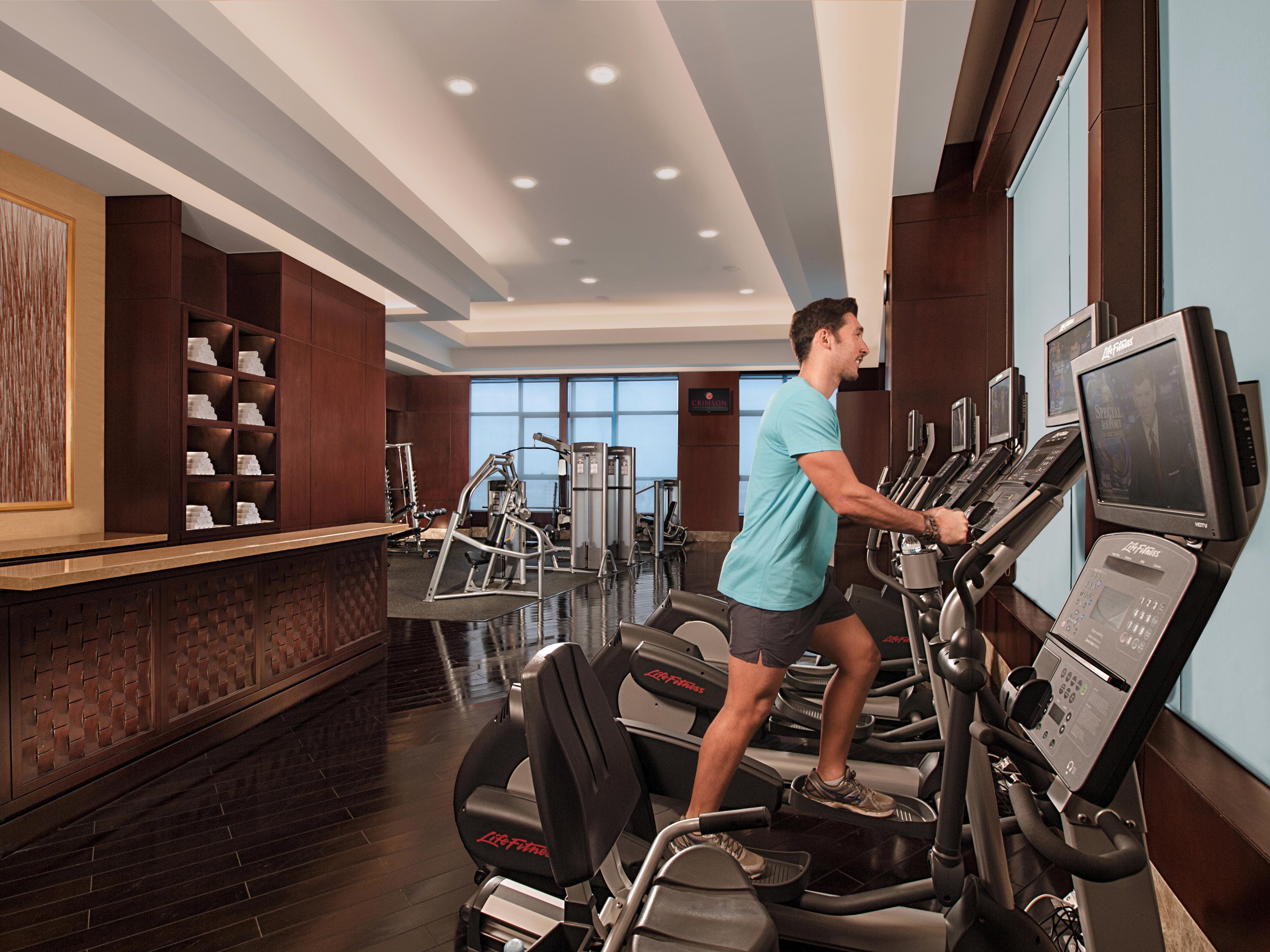 מונטינלופה Crimson Hotel Filinvest City, Manila מראה חיצוני תמונה The Fitness Centre