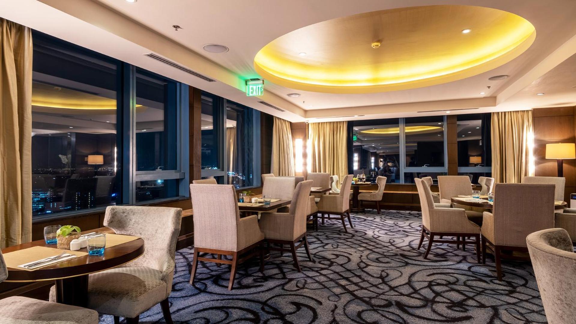 מונטינלופה Crimson Hotel Filinvest City, Manila מראה חיצוני תמונה The Club Lounge at the Fairmont San Francisco